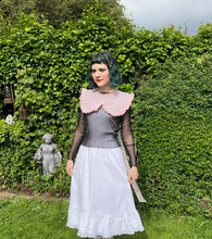 Load image into Gallery viewer, Giant Love Heart Collar in Petal