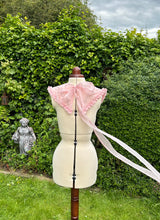 Load image into Gallery viewer, Giant Love Heart Collar in Petal